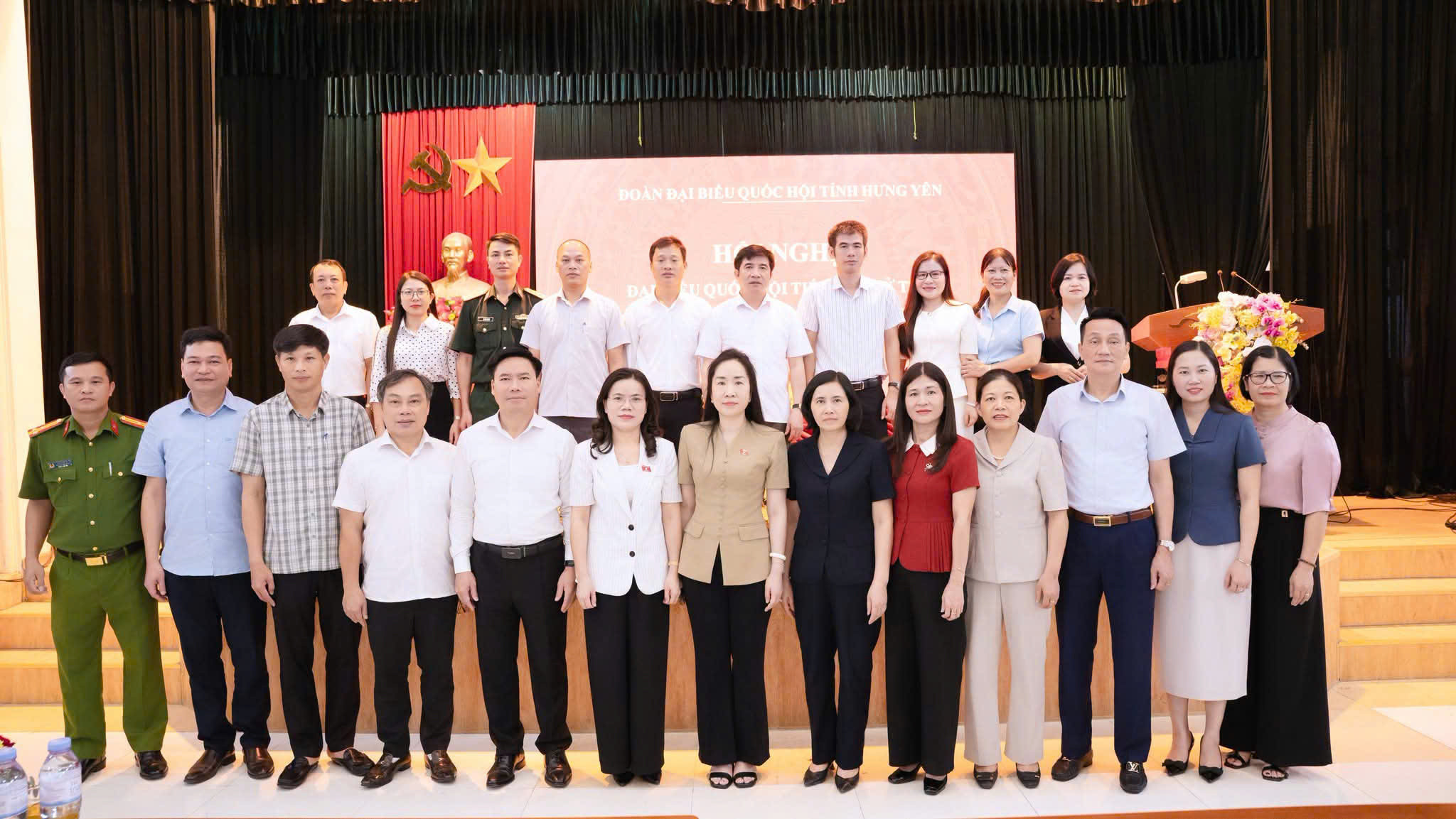 Các ĐBQH tỉnh Hưng Yên với các đại biểu và cử tri xã Yên Mỹ