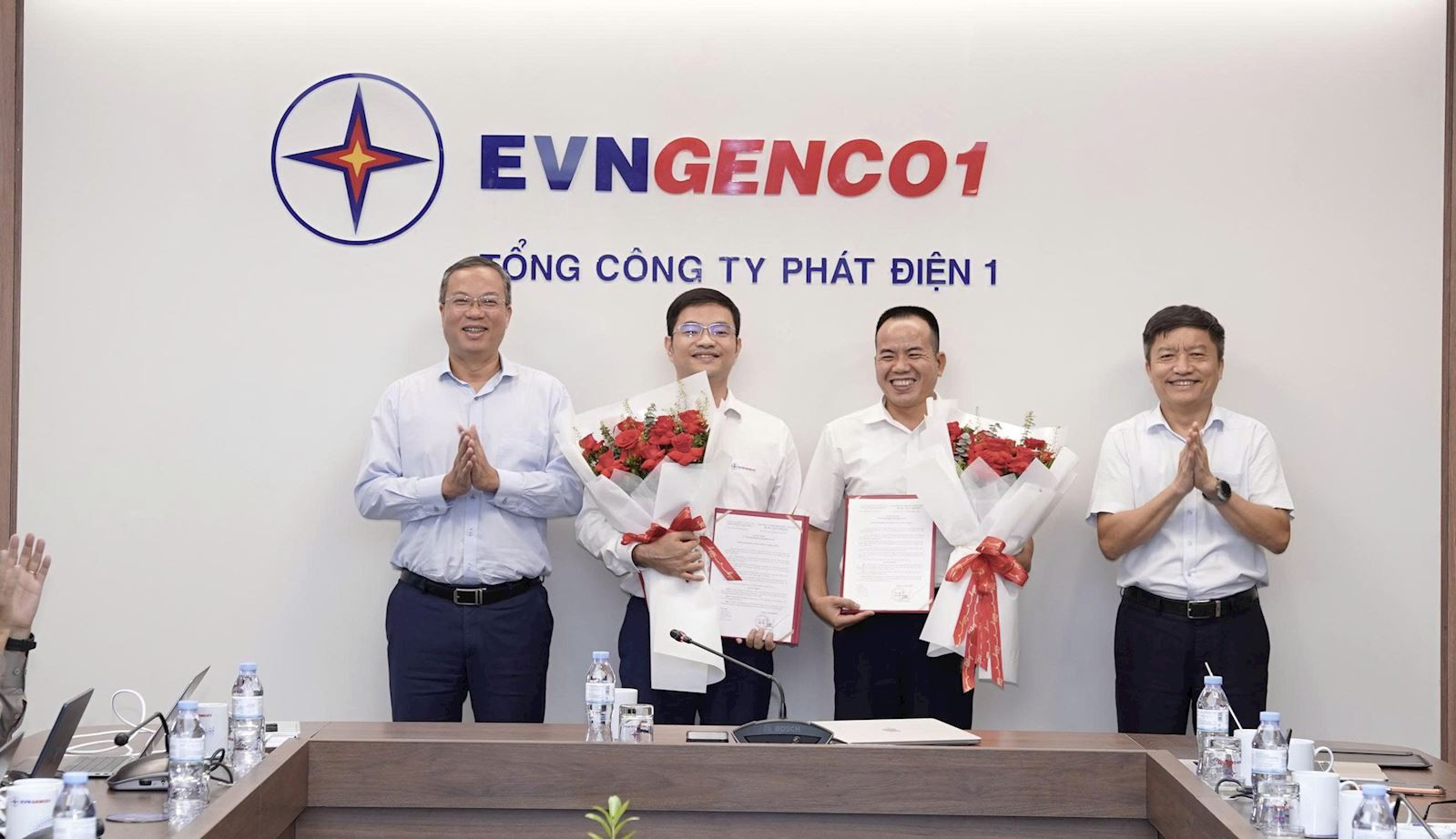 Lãnh đạo EVNGENCO1 trao quyết định, kiện toàn đội ngũ cán bộ quản lý tại các đơn vị