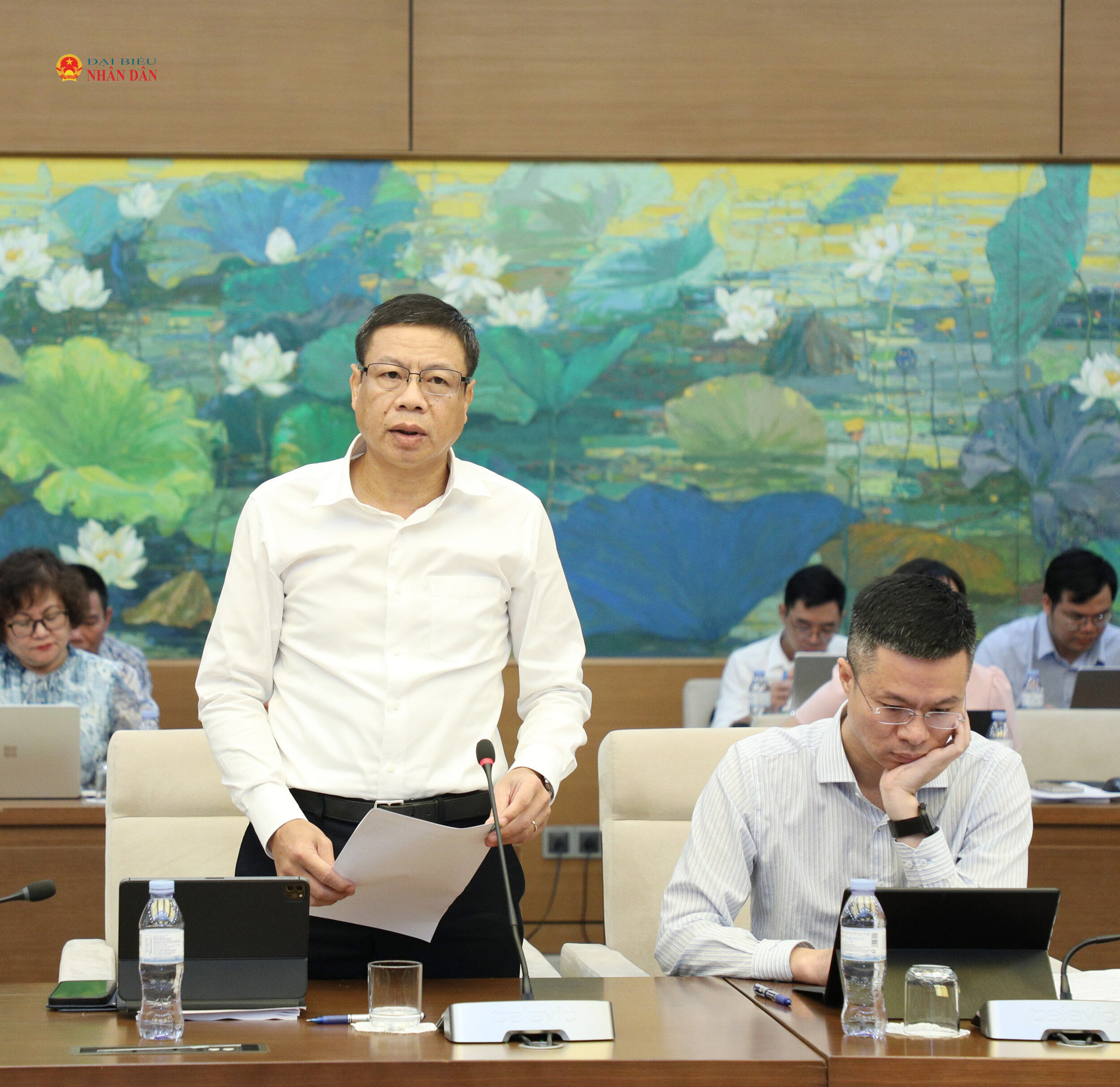 Thứ trưởng Bộ Khoa học và Công nghệ Lê Xuân Định phát biểu tại phiên họp
