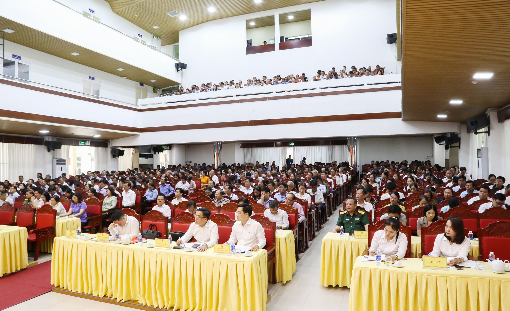 Cử tri 8 phường tham dự buổi tiếp xúc trước Kỳ họp thứ Hai, Quốc hội khóa XVI