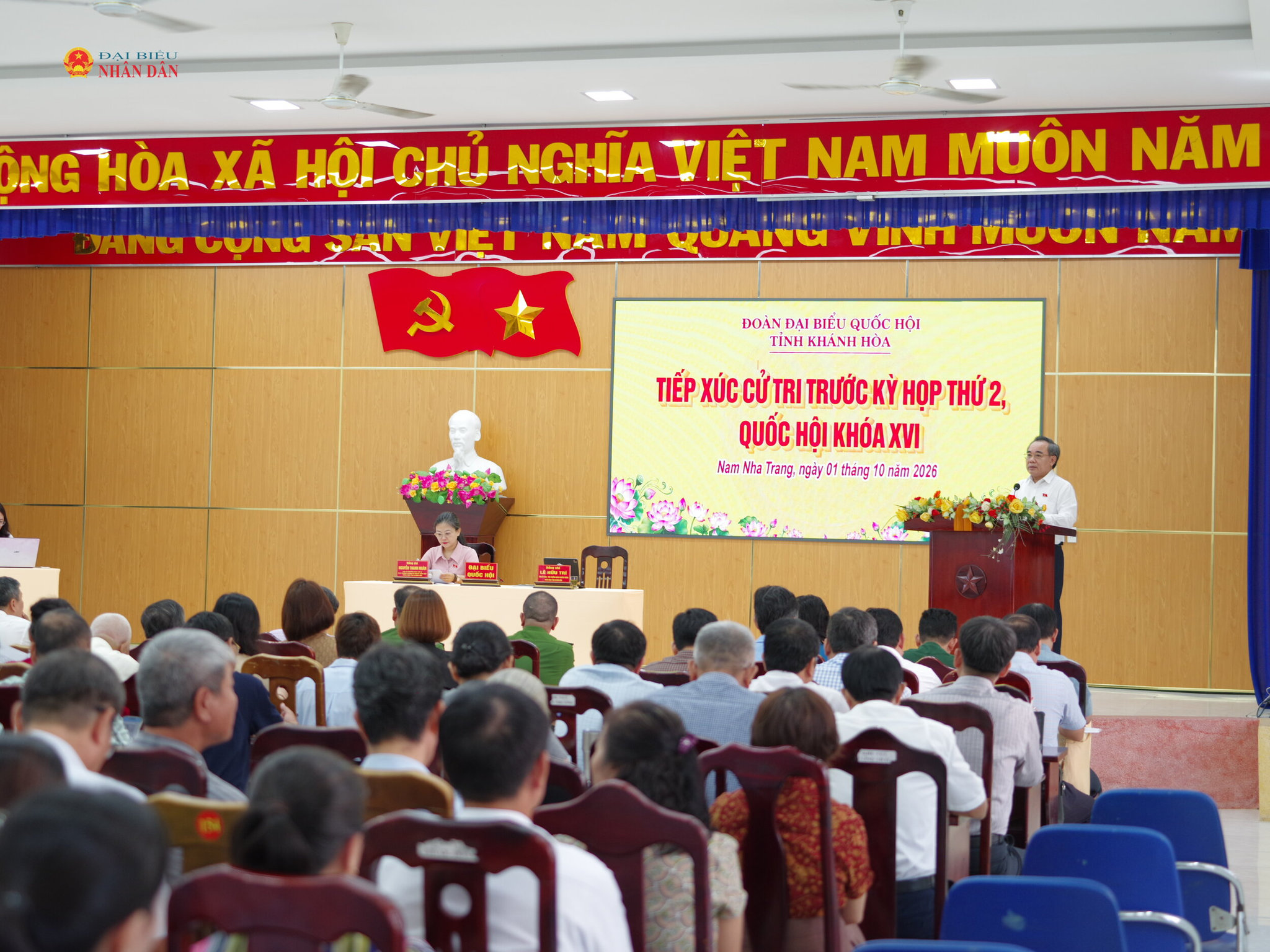 Quang cảnh buổi tiếp xúc