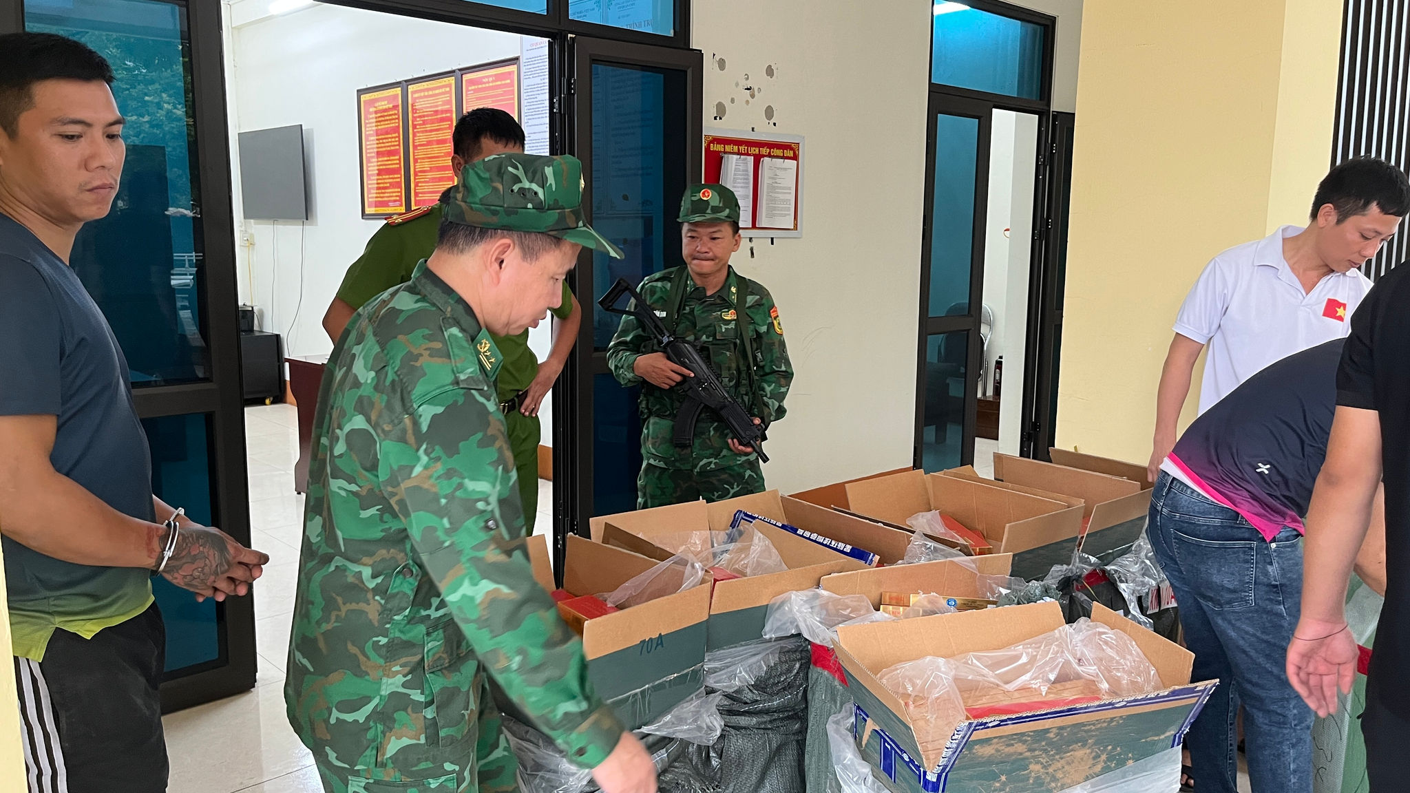 Lực lượng chức năng kiểm đếm phân loại