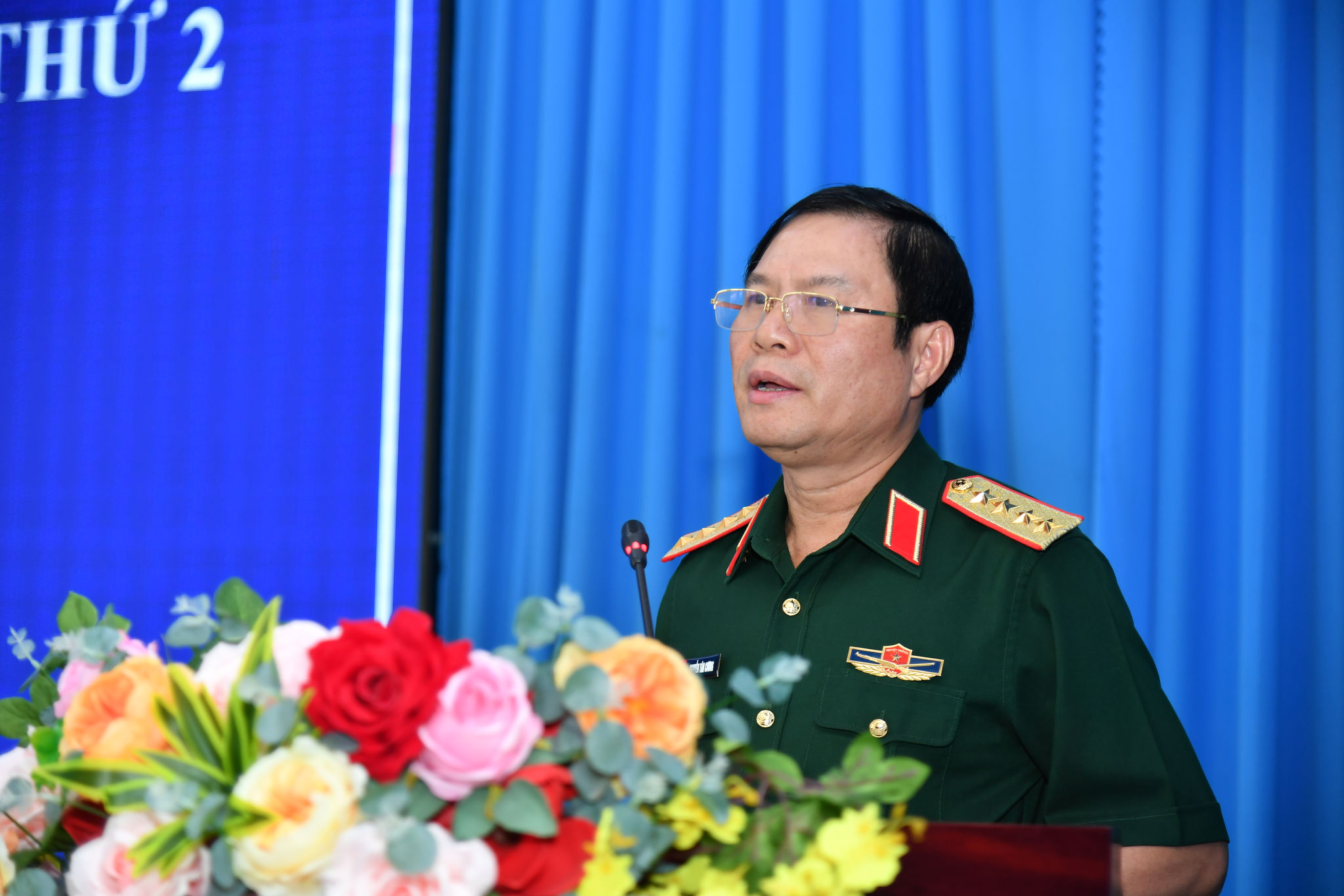 Đại tướng Nguyễn Tân Cương giải đáp thắc của cử tri
