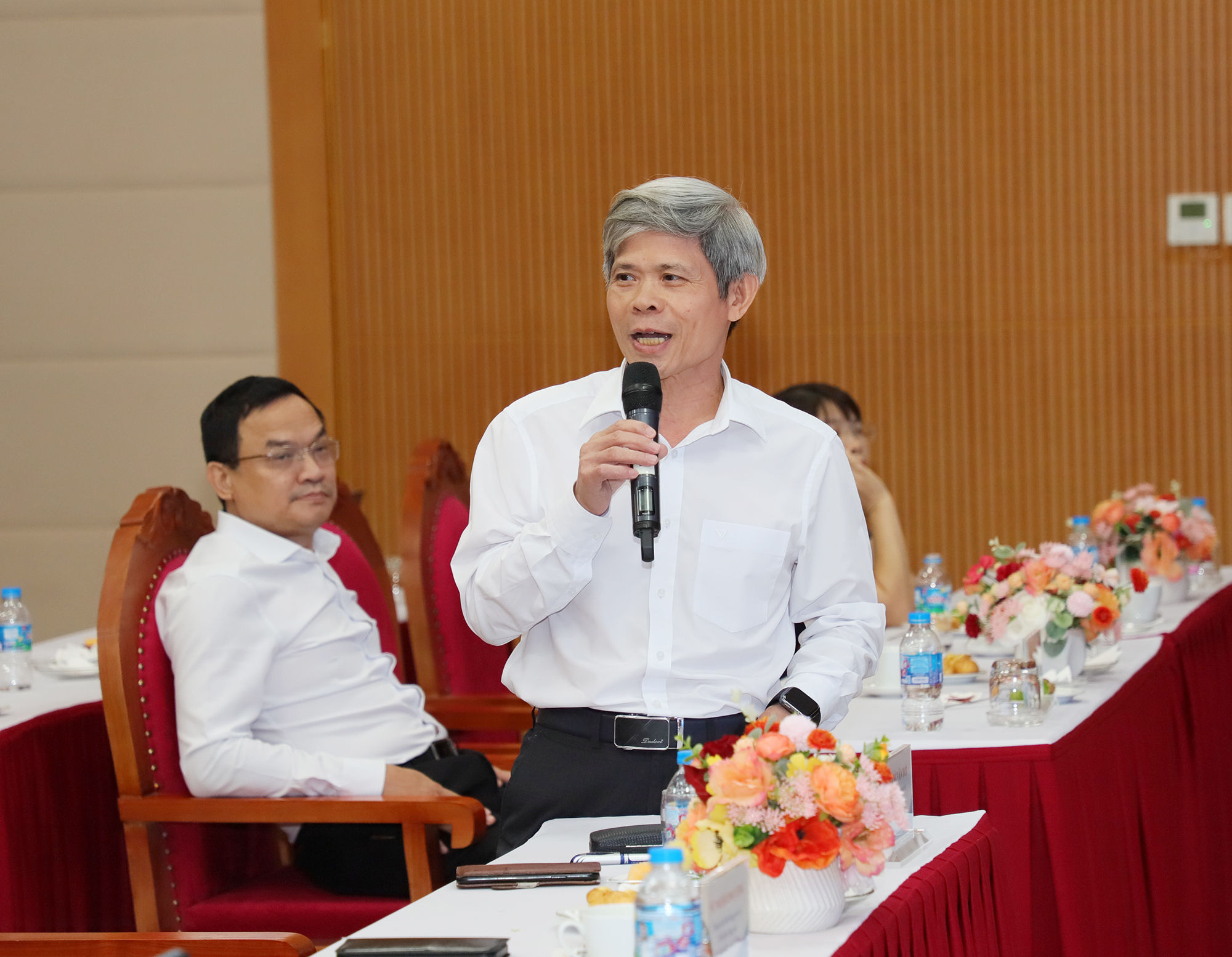 Các đại biểu thảo luận về những vấn đề đặt ra trong quá trình triển khai Luật BHTG năm 2025 và tổ chức thực hiện nhiệm vụ