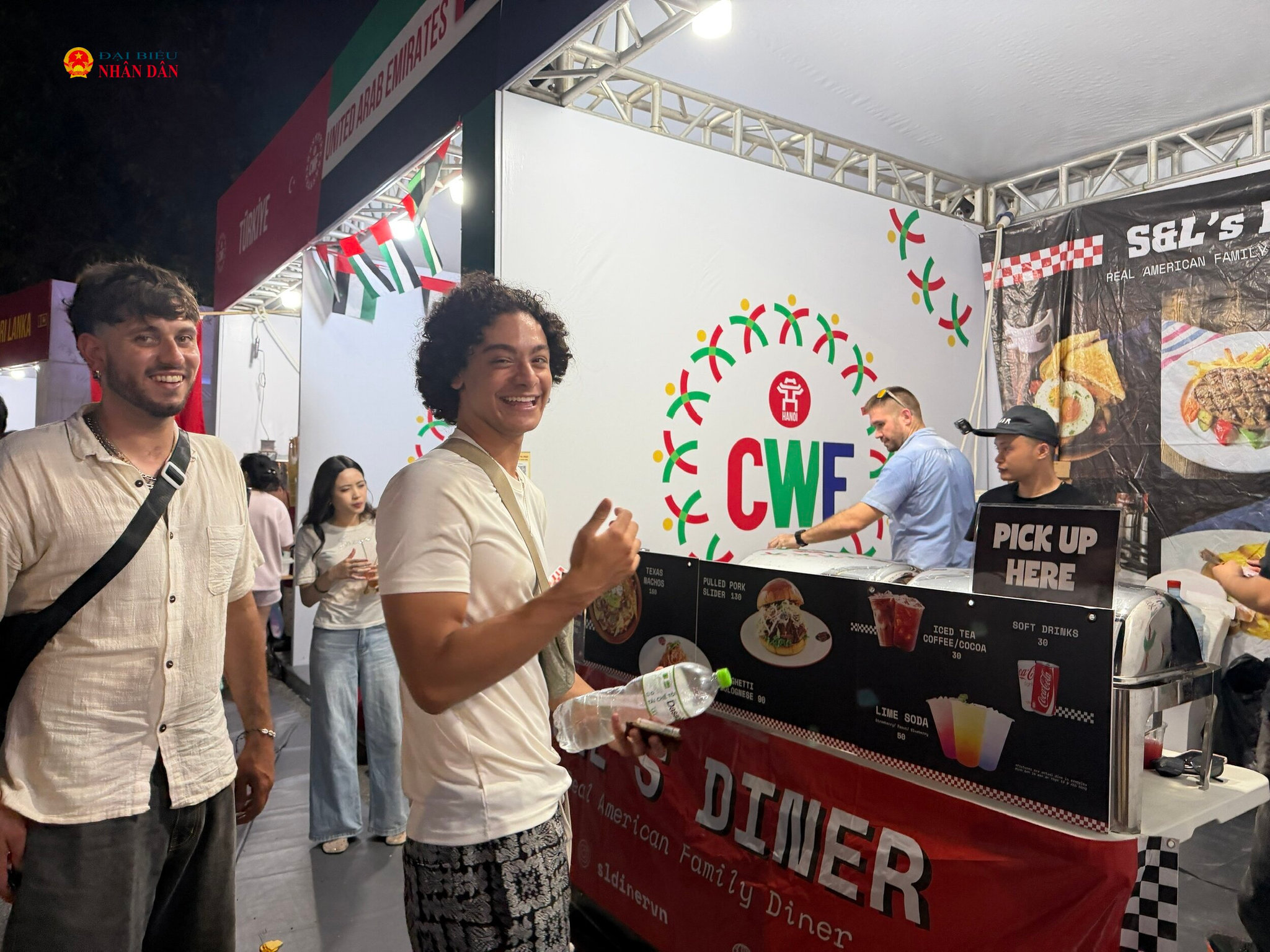 Ẩm thực hải sản Hatoyama Nhật Bản phong phú và đa dạng. Từng món ăn tại Hatoyama là sự giao thoa giữa mỹ học và ẩm thực, tuân theo triết lý Washoku, cân bằng hoàn hảo giữa sắc - hương - vị, giữa dinh dưỡng và sự tinh tế