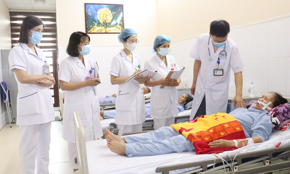 Đội chăm sóc bệnh nhân khoa Ngoại tổng hợp Bệnh viện Đa khoa Bắc Ninh số 1