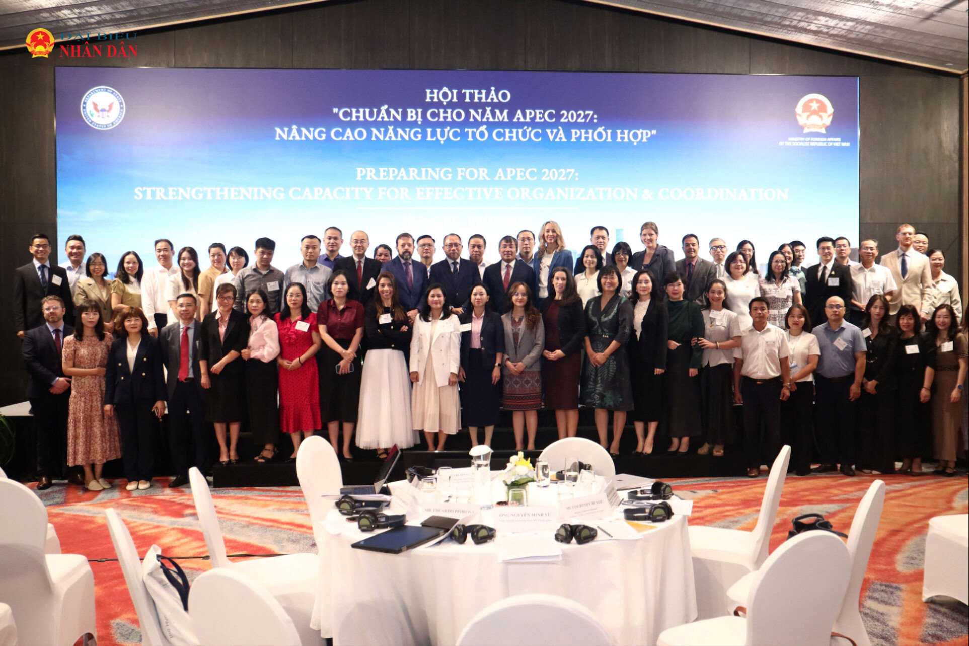 Các đại biểu chụp ảnh chung tại hội thảo
