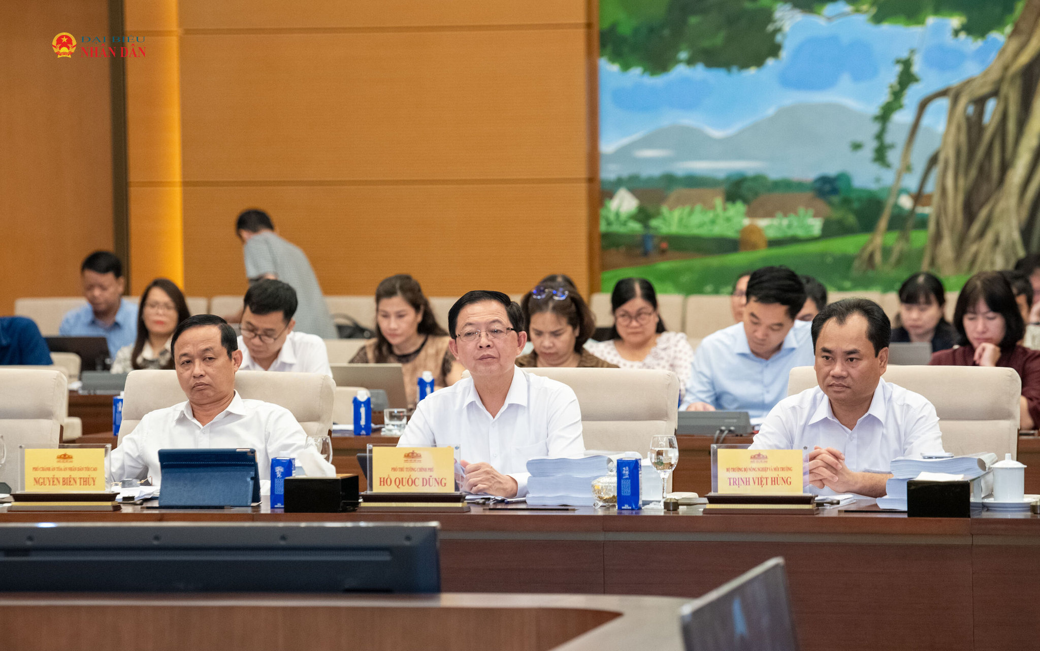 Các đại biểu tham dự phiên họp