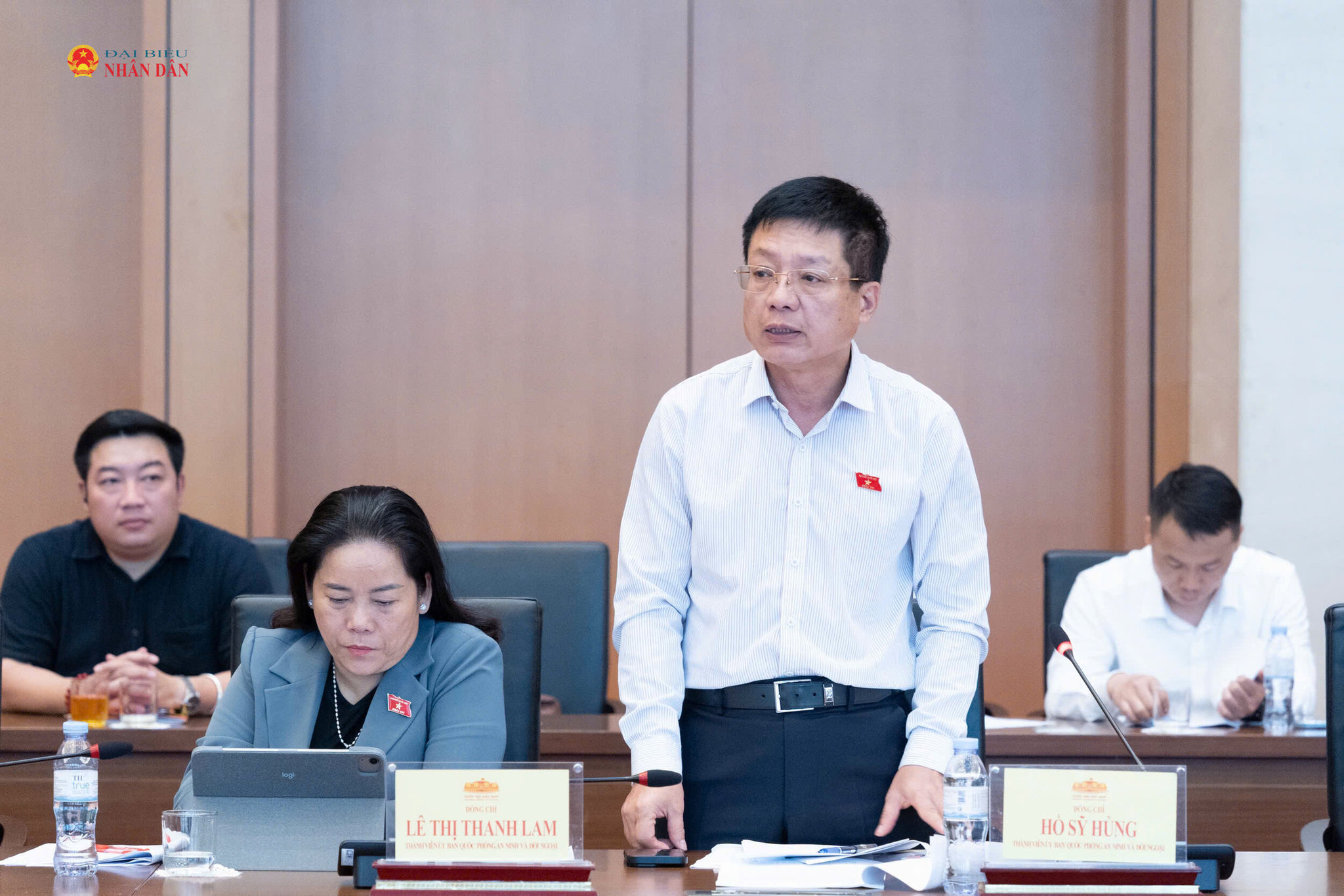 Chủ tịch Liên đoàn Thương mại và Công nghiệp Việt Nam Hồ Sỹ Hùng, ĐBQH thành phố Hà Nội phát biểu