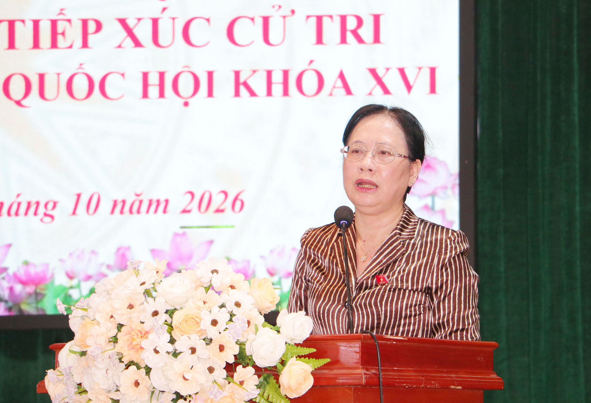 Phó Chủ nhiệm Văn phòng Quốc hội Nguyễn Thị Thúy Ngần phát biểu tiếp thu ý kiến, kiến nghị của cử tri