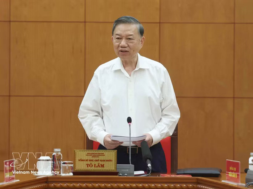 Party General Secretary and President To Lam speaks at the working session with the Party Central Committee's Commission for Publicity and relevant agencies on public sentiment and the need to harness the combined strength of communications agencies in Hanoi on October 1. Photo: VNA