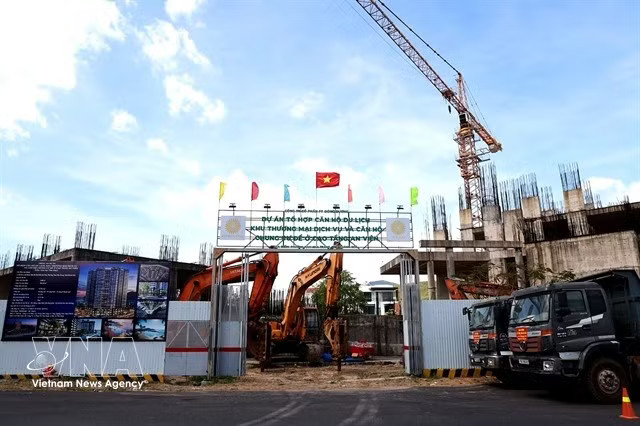 A construction site of a housing project in Nha Trang (Photo: VNA)