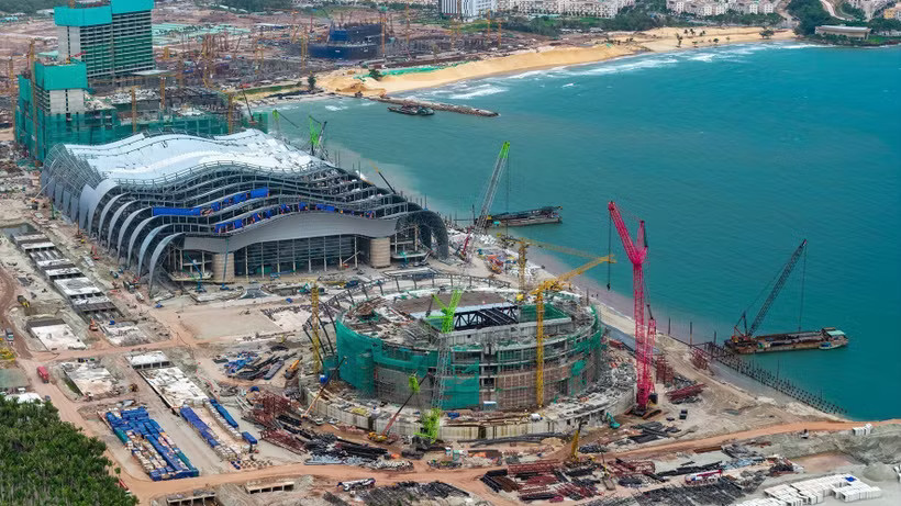 Construction of the Convention Centre for the 2027 APEC Economic Leader's Meeting is underway. (Photo published by VNA)