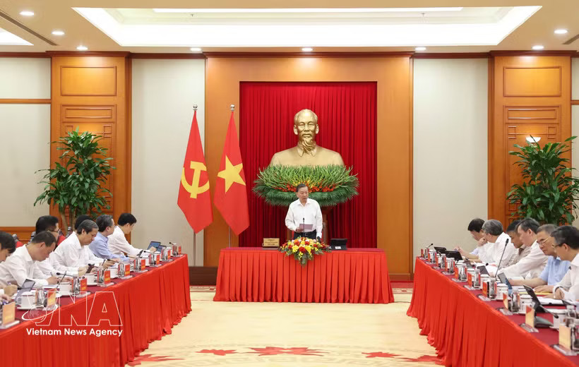 General Secretary of the Communist Party of Vietnam Central Committee and President To Lam speaks at the working session with the Party Central Committee's Commission for Policy and Strategy on October 1, 2026. (Photo: VNA)