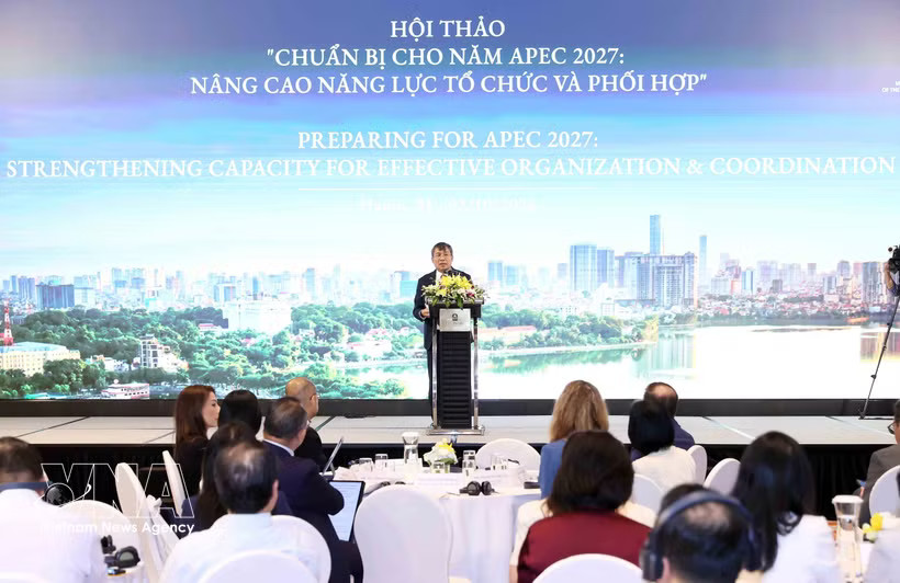 Standing Deputy Minister of Foreign Affairs Nguyen Minh Vu speaks at the workshop in Hanoi on October 1. (Photo: VNA)