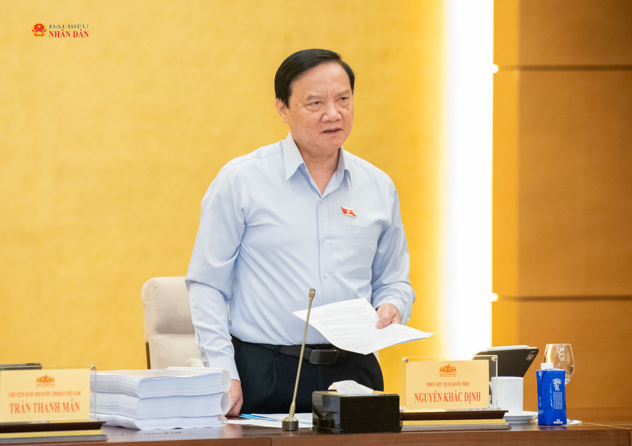 Phó Chủ tịch Quốc hội Nguyễn Khắc Định phát biểu tại phiên họp