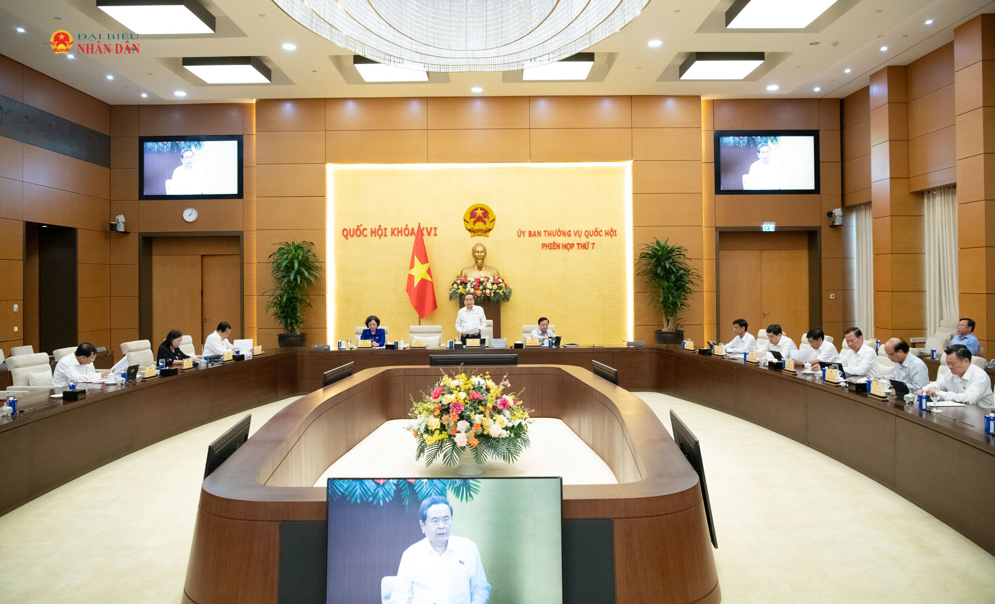Quang cảnh phiên họp