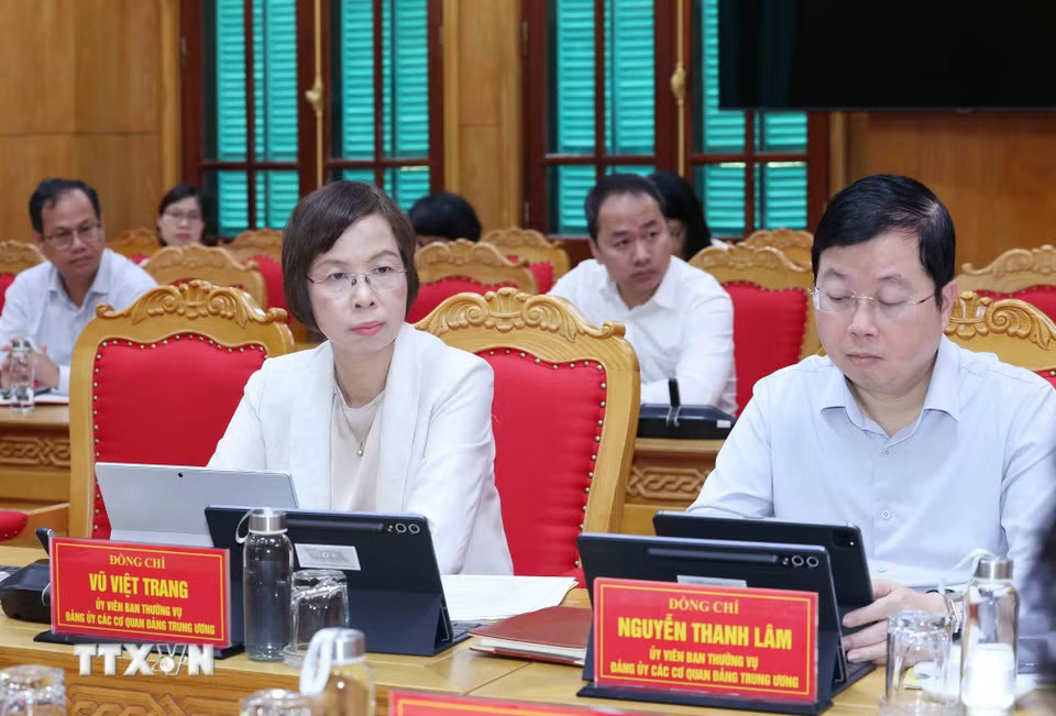 Các đồng chí Ủy viên Ban Thường vụ Đảng ủy các cơ quan Đảng Trung ương tham dự hội nghị