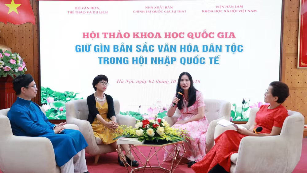 Các đại biểu trao đổi tại Hội thảo