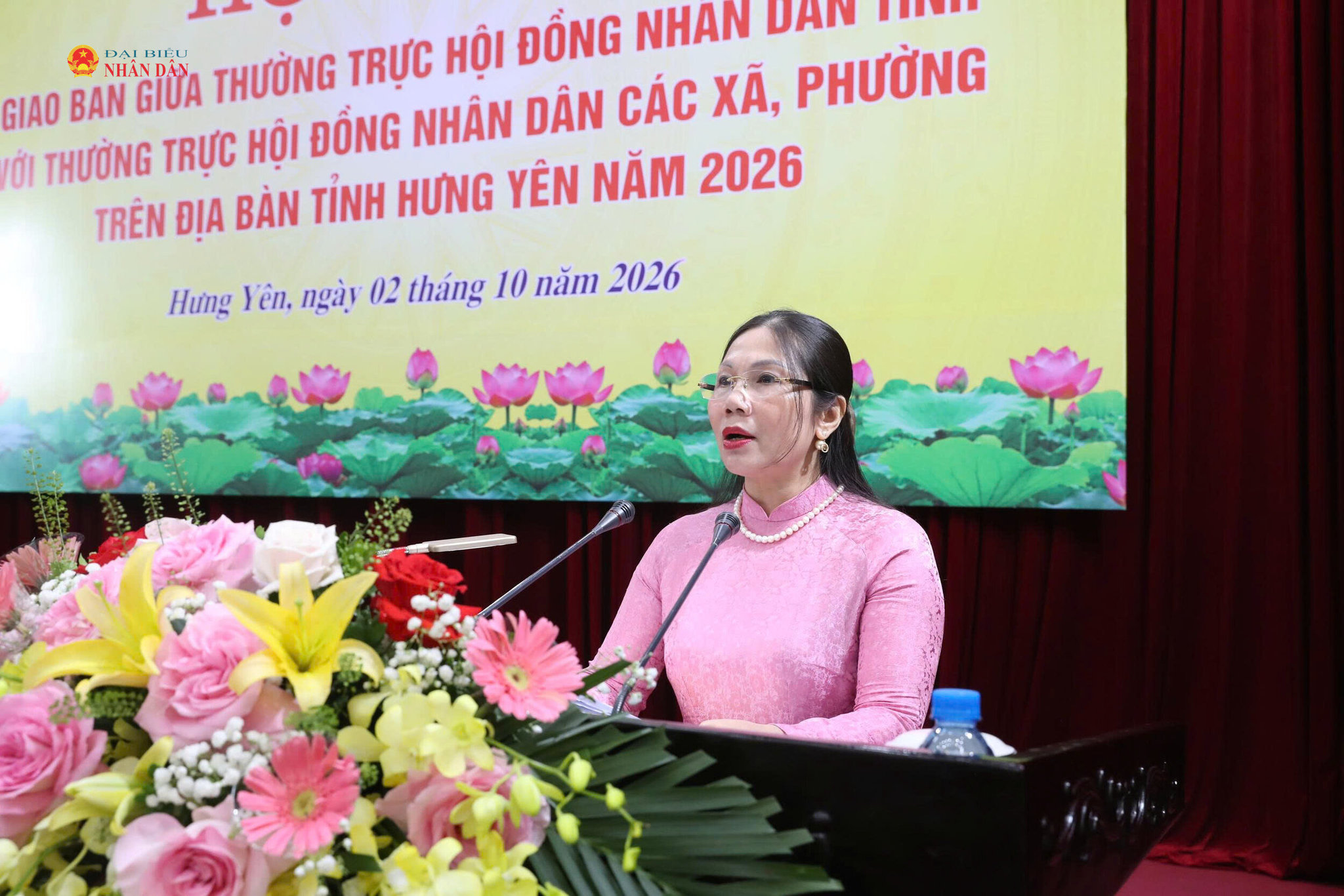 Phó Chủ tịch HĐND tỉnh Trần Thị Tuyết Hương phát biểu tại hội nghị