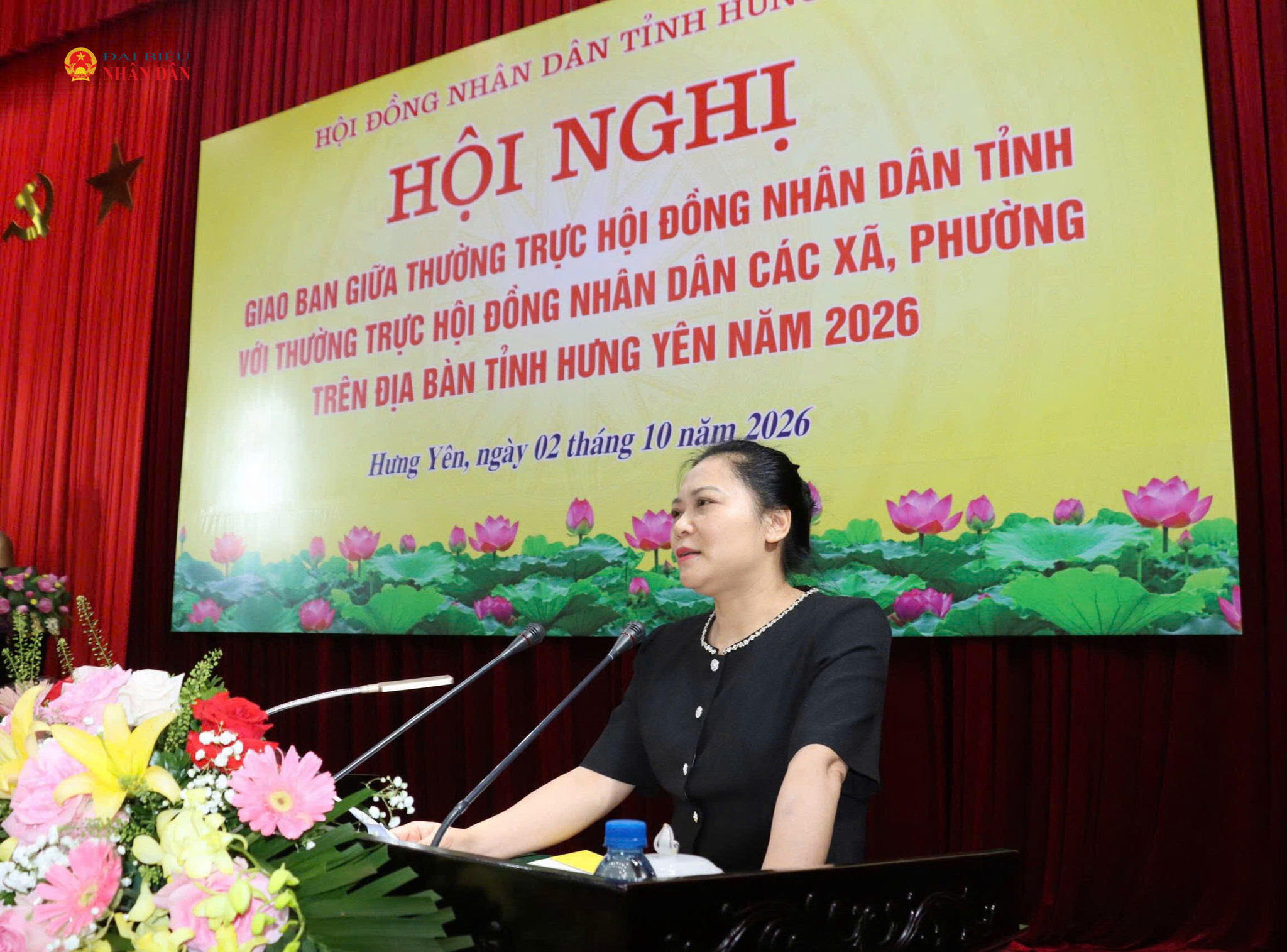 Các đại biểu trình bày tham luận tại hội nghị