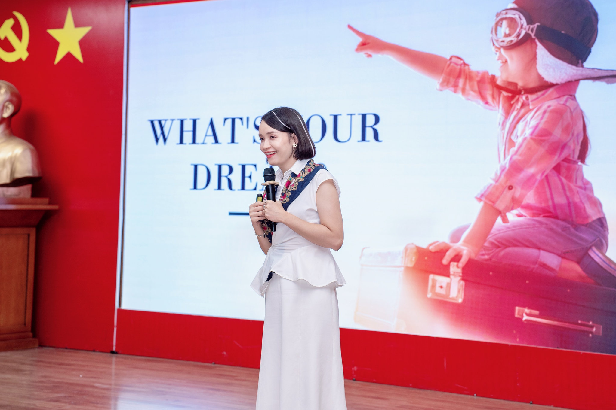 TS Đào Cẩm Thủy chia sẻ chuyên đề “Xây dựng thương hiệu cá nhân tạo dựng vị thế cạnh tranh của GenZ”
