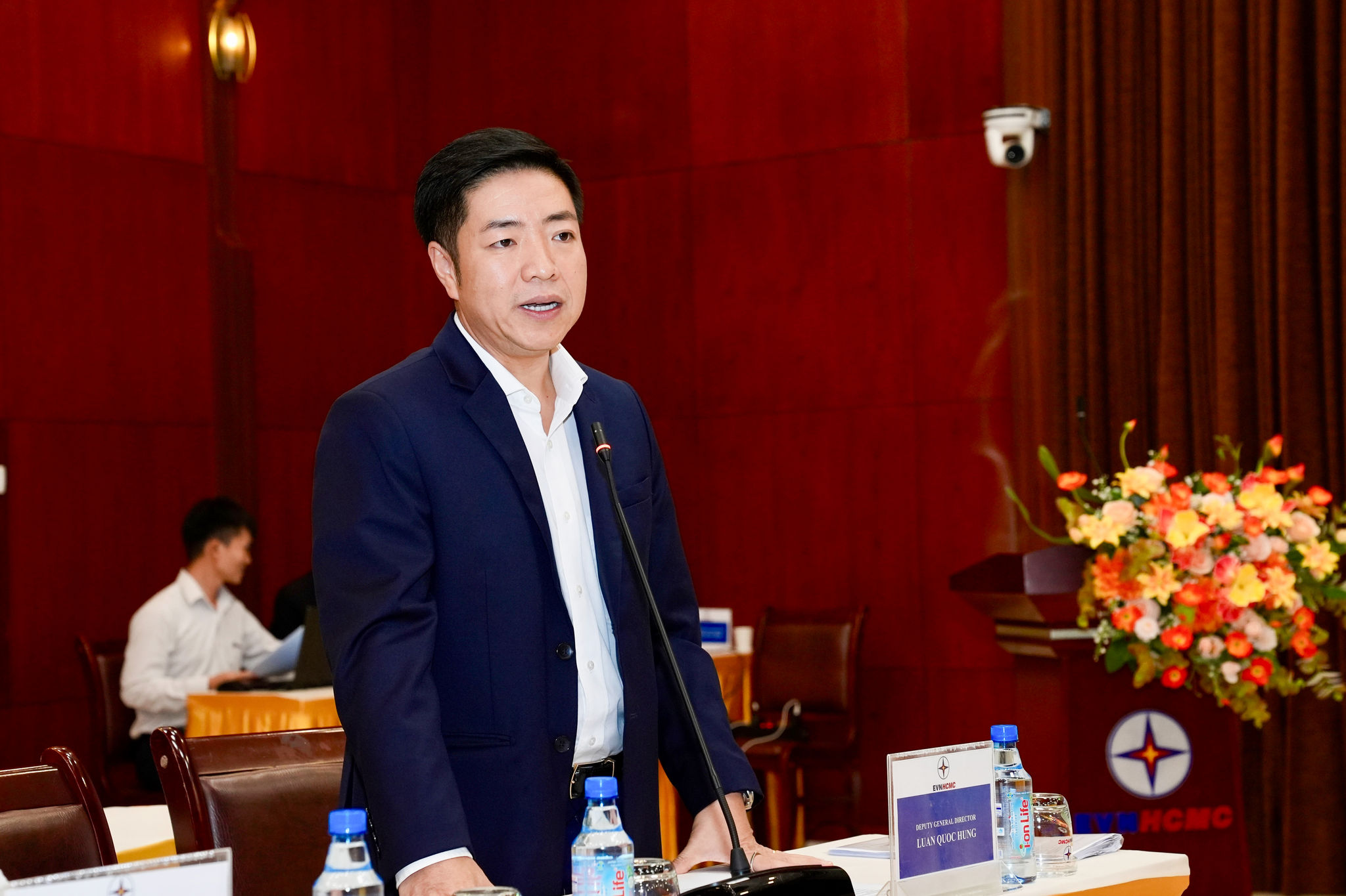 Phó Tổng Giám đốc EVNHCMC Luân Quốc Hưng phát biểu tại buổi lễ