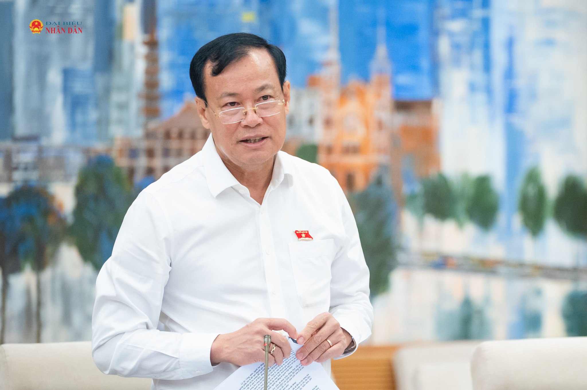 Chủ nhiệm Ủy ban Quốc phòng, An ninh và Đối ngoại Lê Tấn Tới phát biểu tại phiên họp