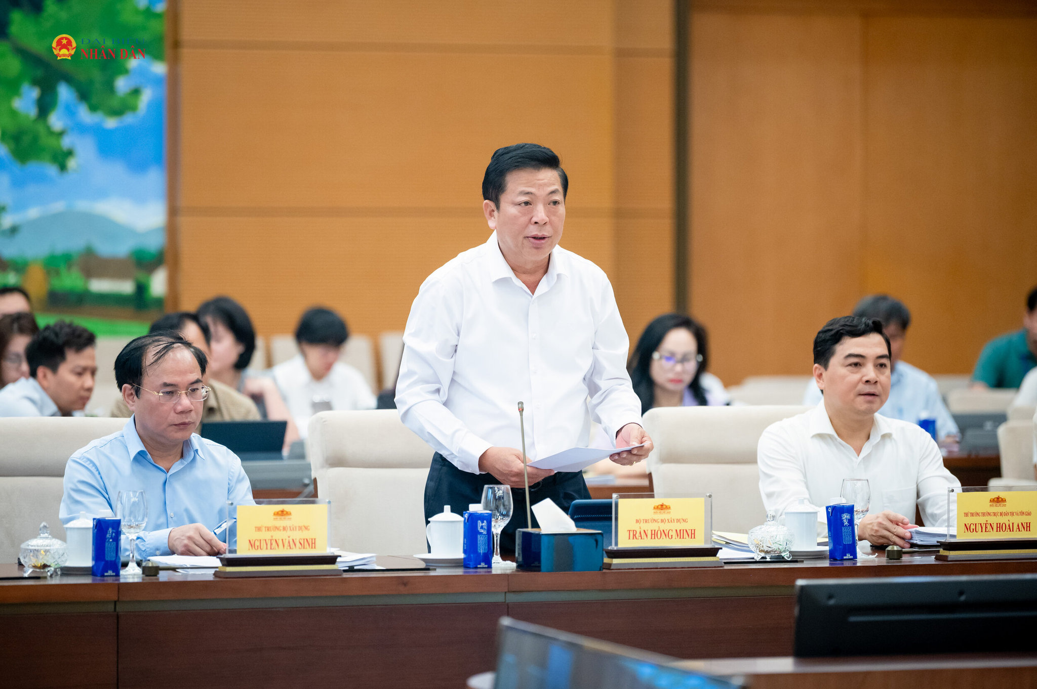 Bộ trưởng Bộ Xây dựng Trần Hồng Minh thuyết trình về nội dung cơ bản của Luật Nhà ở (sửa đổi); Luật Kinh doanh bất động sản (sửa đổi)