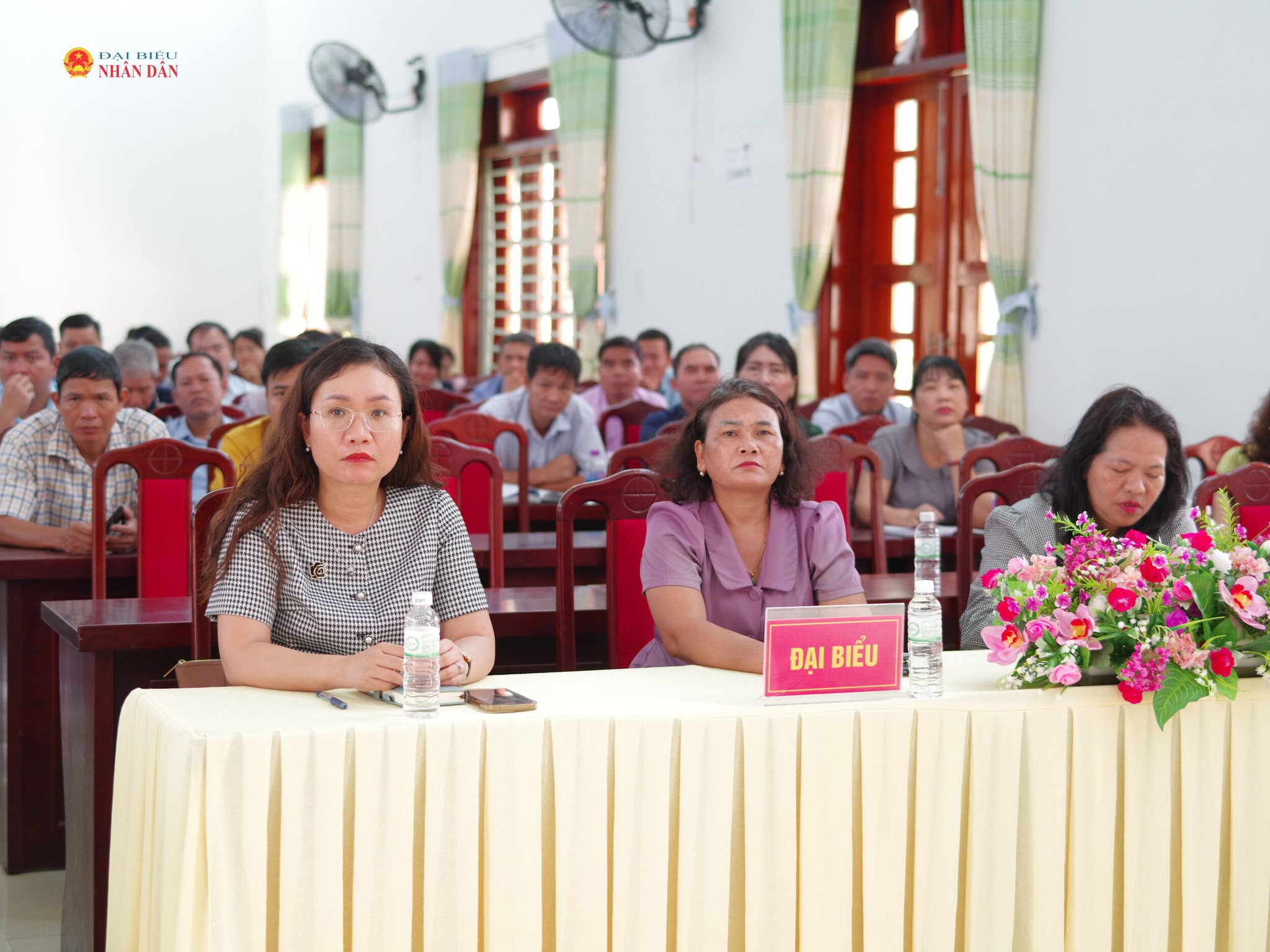 Các đại biểu tham dự buổi tiếp xúc