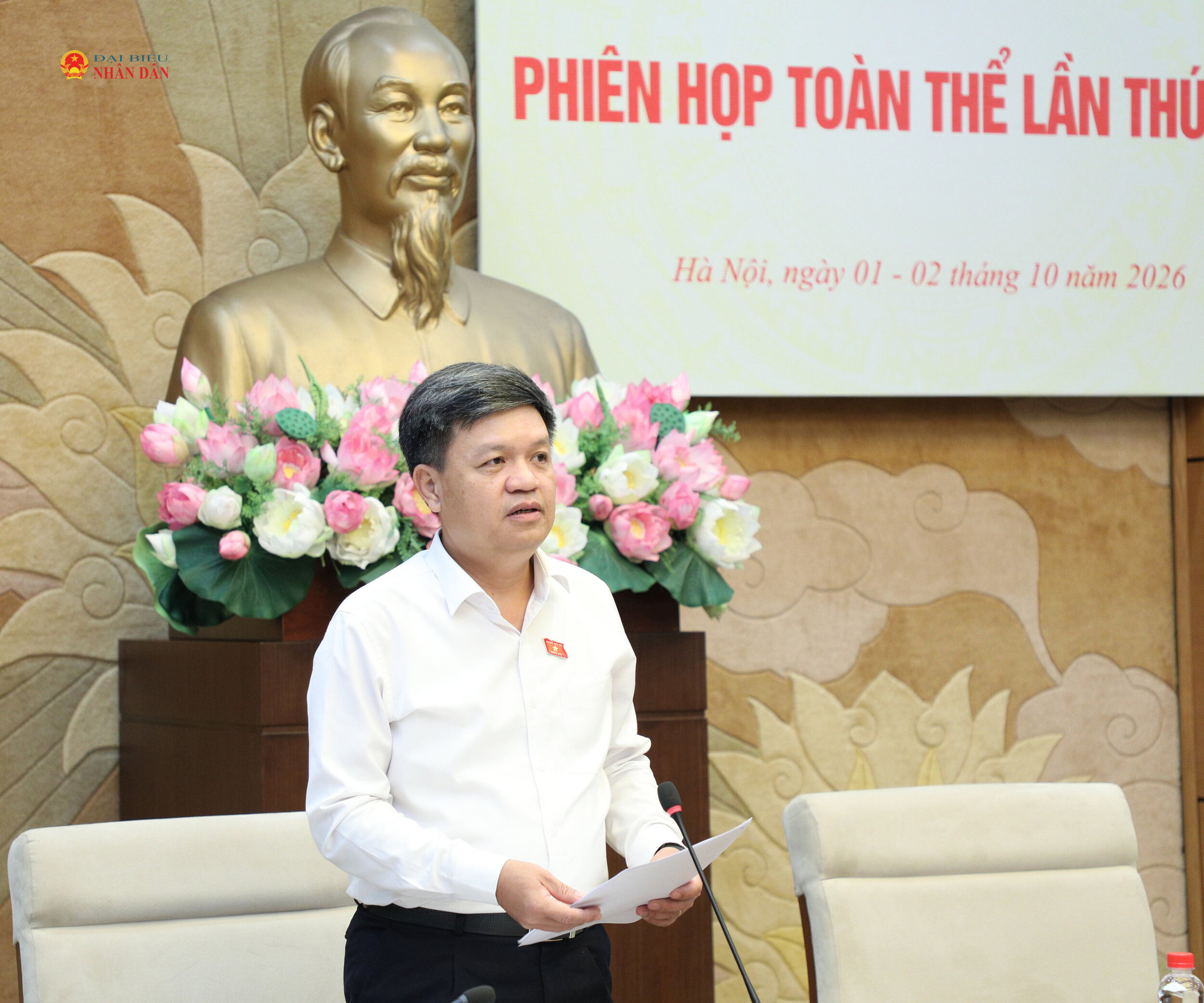 Phó Chủ nhiệm Ủy ban Khoa học, Công nghệ và Môi trường Tạ Đình Thi phát biểu kết luận phiên họp