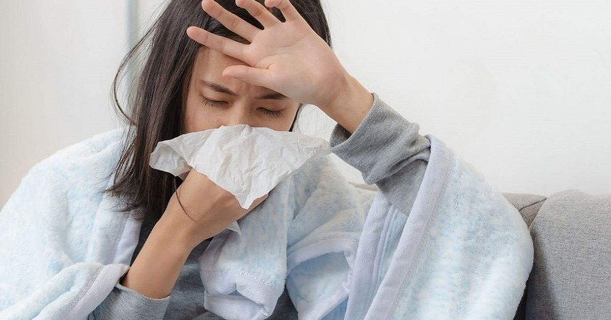 Cúm mùa có thể diễn biến nặng, gây biến chứng, đặc biệt ở người cao tuổi, trẻ nhỏ, phụ nữ mang thai, người mắc bệnh nền hoặc suy giảm miễn dịch. Ảnh minh họa