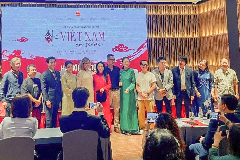 Các nghệ sĩ Nhà hát Tuổi trẻ Việt Nam sẽ mang đến vở kịch ”Hồn Trương Ba, da hàng thịt” của nhà viết kịch Lưu Quang Vũ được làm mới bởi đạo diễn người Pháp Anne Bouvier