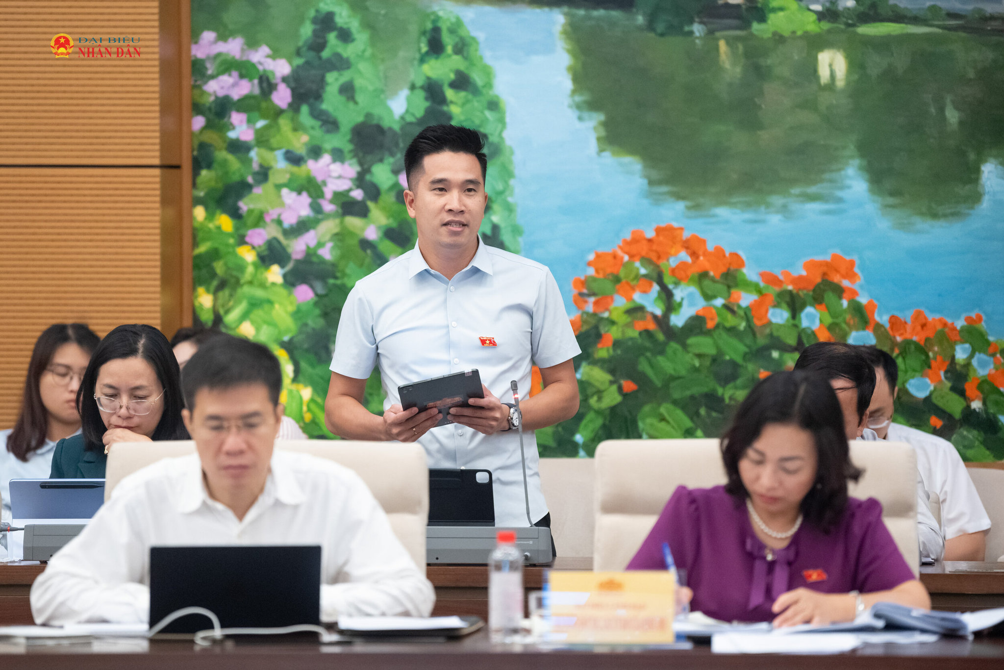 ĐBQH Bùi Thanh Nam (tỉnh Phú Thọ) phát biểu tại Phiên họp