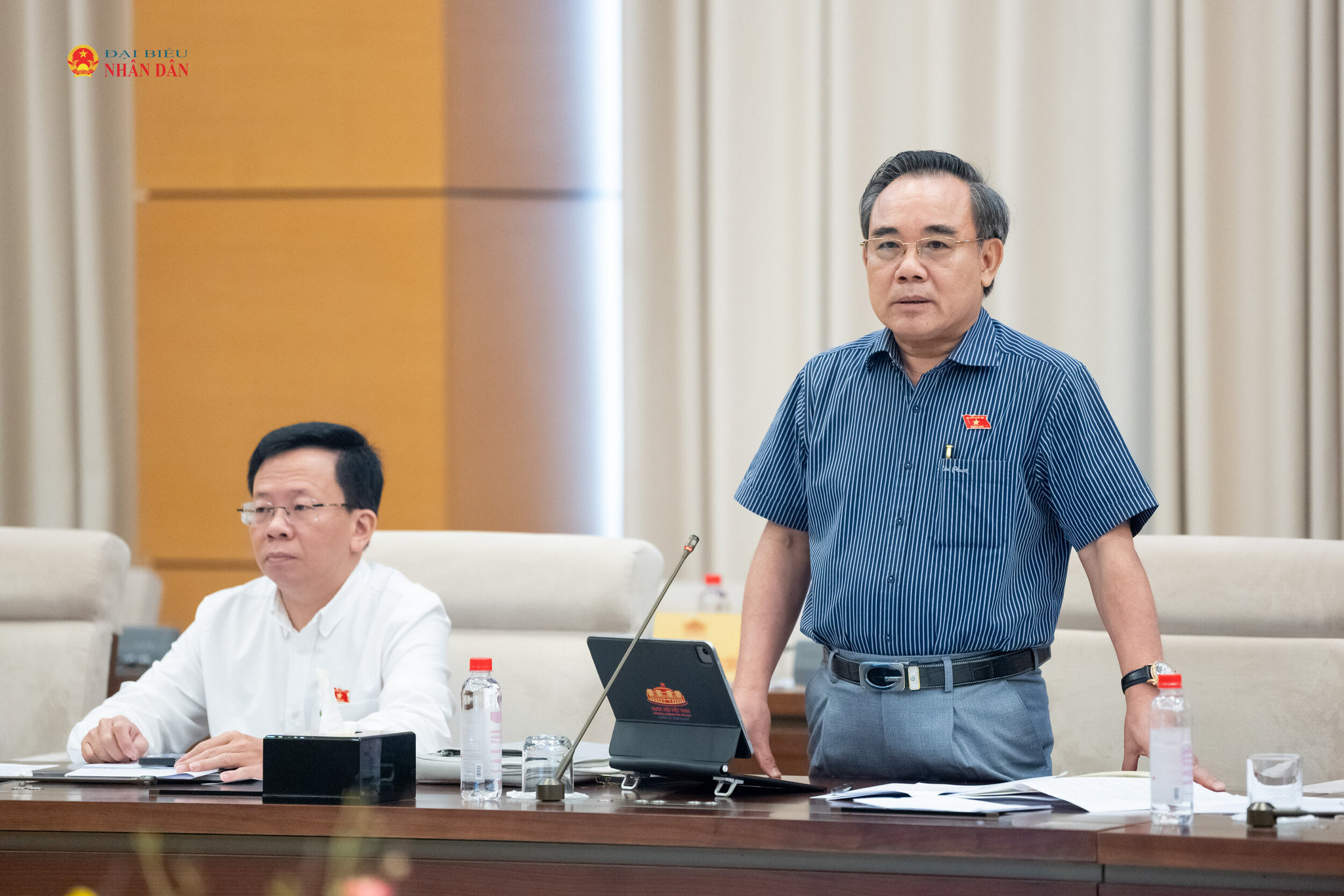 ĐBQH Lê Hữu Tri (tỉnh Khánh Hòa) phát biểu tại Phiên họp