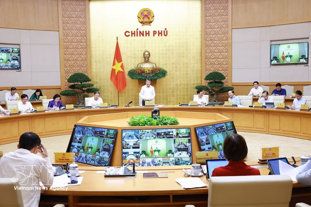 An overview of the meeting at the Government headquarters (Photo: VNA) vnanet_potal-thu-tuong-chu-tri-phien-hop-chinh-phu-thuong-ky-thang-9-nam-2026-9063868-1.jpg