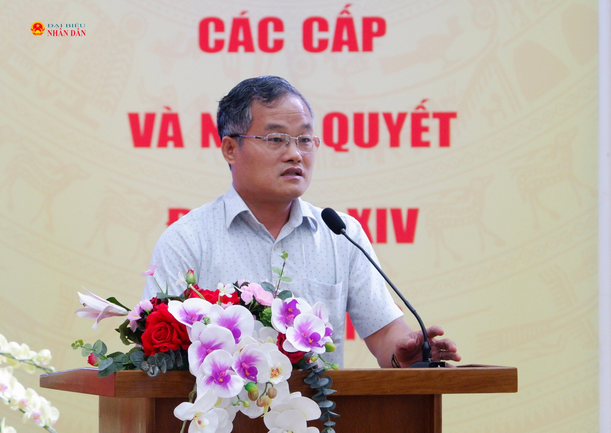 Ban Quản lý dự án đầu tư xây dựng hạ tầng đô thị Thành phố Hồ Chí Minh trao đổi về cấp nước cử tri đặt ra tại hội nghị