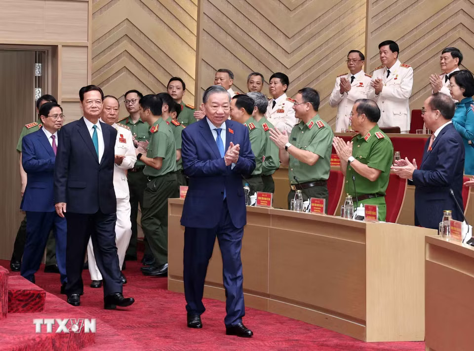 Tổng Bí thư, Chủ tịch nước Tô Lâm và các đại biểu tham dự Đại hội đại biểu toàn quốc Hội Cựu Công an nhân dân Việt Nam lần thứ II
