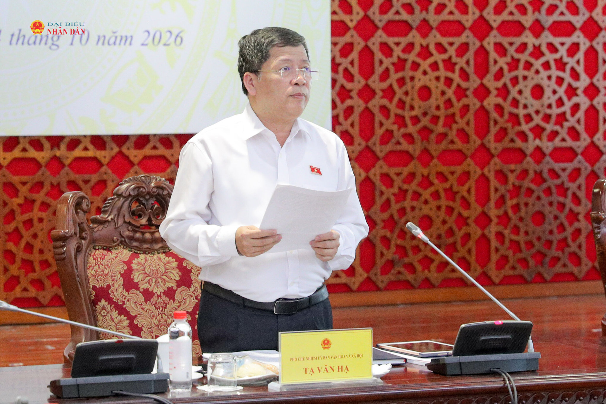 Phó Chủ nhiệm Ủy ban Văn hóa và Xã hội Tạ Văn Hạ