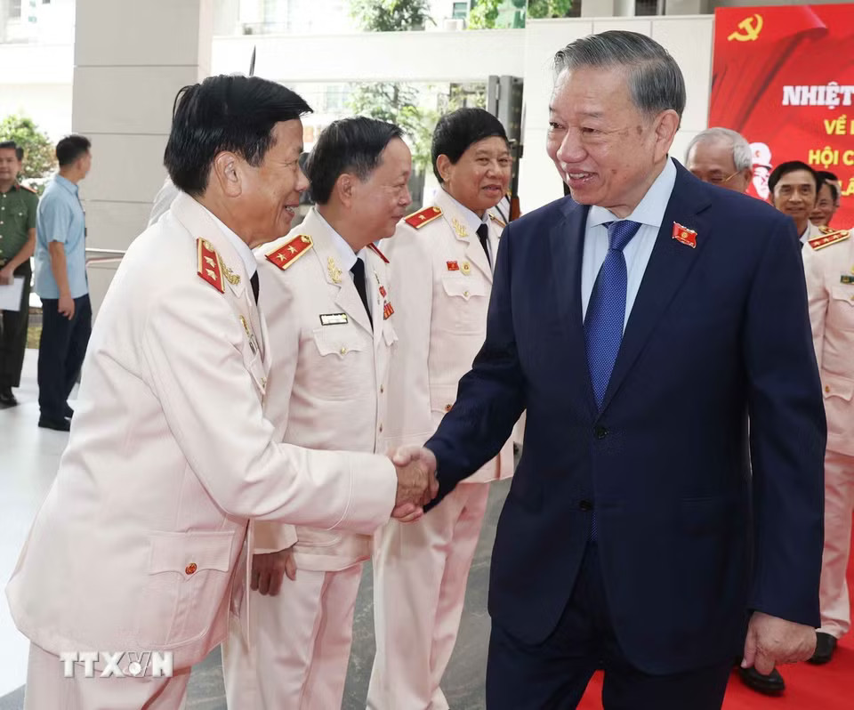 Tổng Bí thư, Chủ tịch nước Tô Lâm và các đại biểu tham dự Đại hội đại biểu toàn quốc Hội Cựu Công an nhân dân Việt Nam lần thứ II