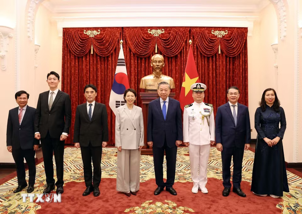 Tổng Bí thư, Chủ tịch nước Tô Lâm tiếp Đại sứ Hàn Quốc Lee Mi Yon. (Ảnh: Thống Nhất/TTXVN)