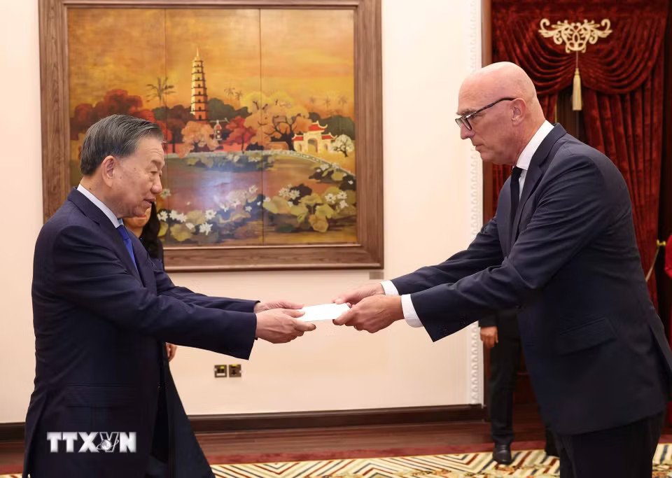 Tổng Bí thư, Chủ tịch nước Tô Lâm tiếp Đại sứ Vương quốc Hà Lan Remco van Wijngaarden. (Ảnh: Thống Nhất/TTXVN)