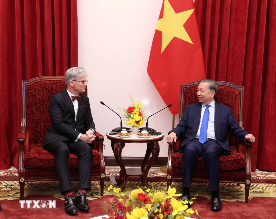 Tổng Bí thư, Chủ tịch nước Tô Lâm tiếp Đại sứ Vương quốc Bỉ Pieter Leenknegt. (Ảnh: Thống Nhất/TTXVN)