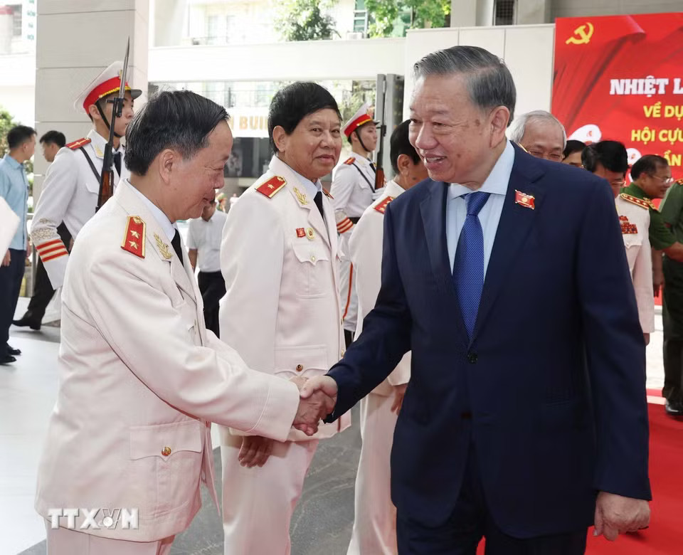 Tổng Bí thư, Chủ tịch nước Tô Lâm và các đại biểu tham dự Đại hội đại biểu toàn quốc Hội Cựu Công an nhân dân Việt Nam lần thứ II