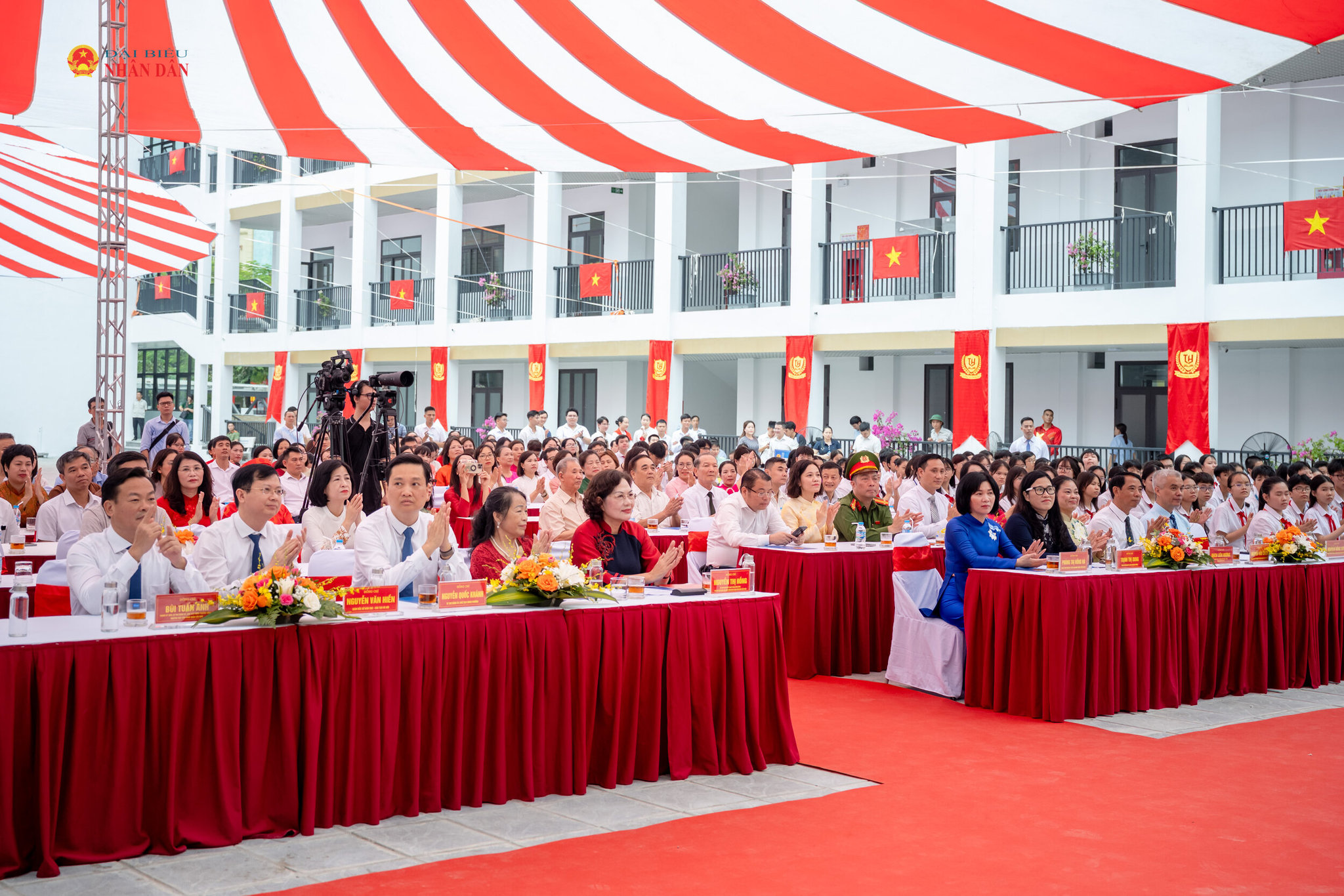 Phó Chủ tịch Quốc hội Nguyễn Thị Hồng tới dự tại Lễ Khánh thành 03 dự án: cải tạo, nâng cấp Trường Tiểu học Trung Hòa, Trường THCS Trung Hòa và xây dựng Trường THPT Hoàng Quán Chi