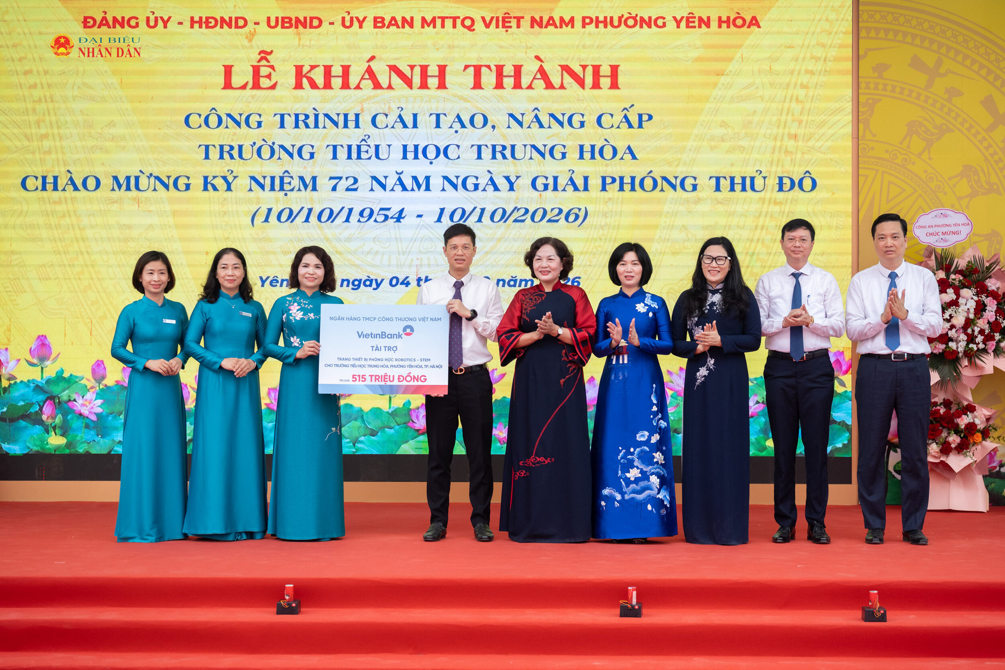 Phó Chủ tịch Quốc hội Nguyễn Thị Hồng chứng kiến trao tặng kinh phí xây dựng hệ thống phòng học STEM tại trường Tiểu học Trung Hoà