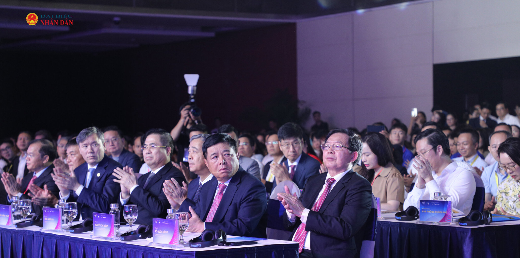 Các đại biểu dự buổi lễ