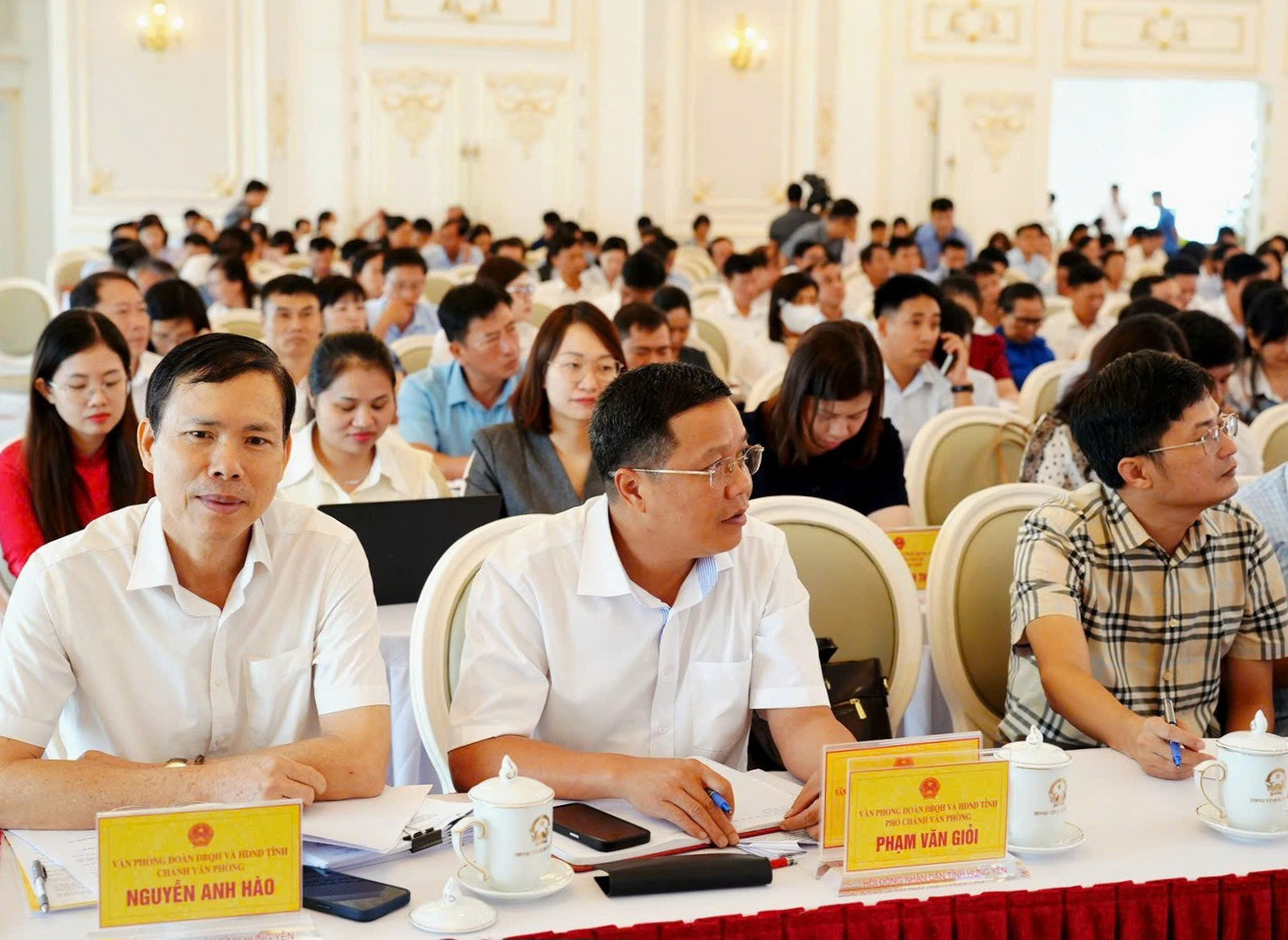 Các đại biểu dự hội nghị