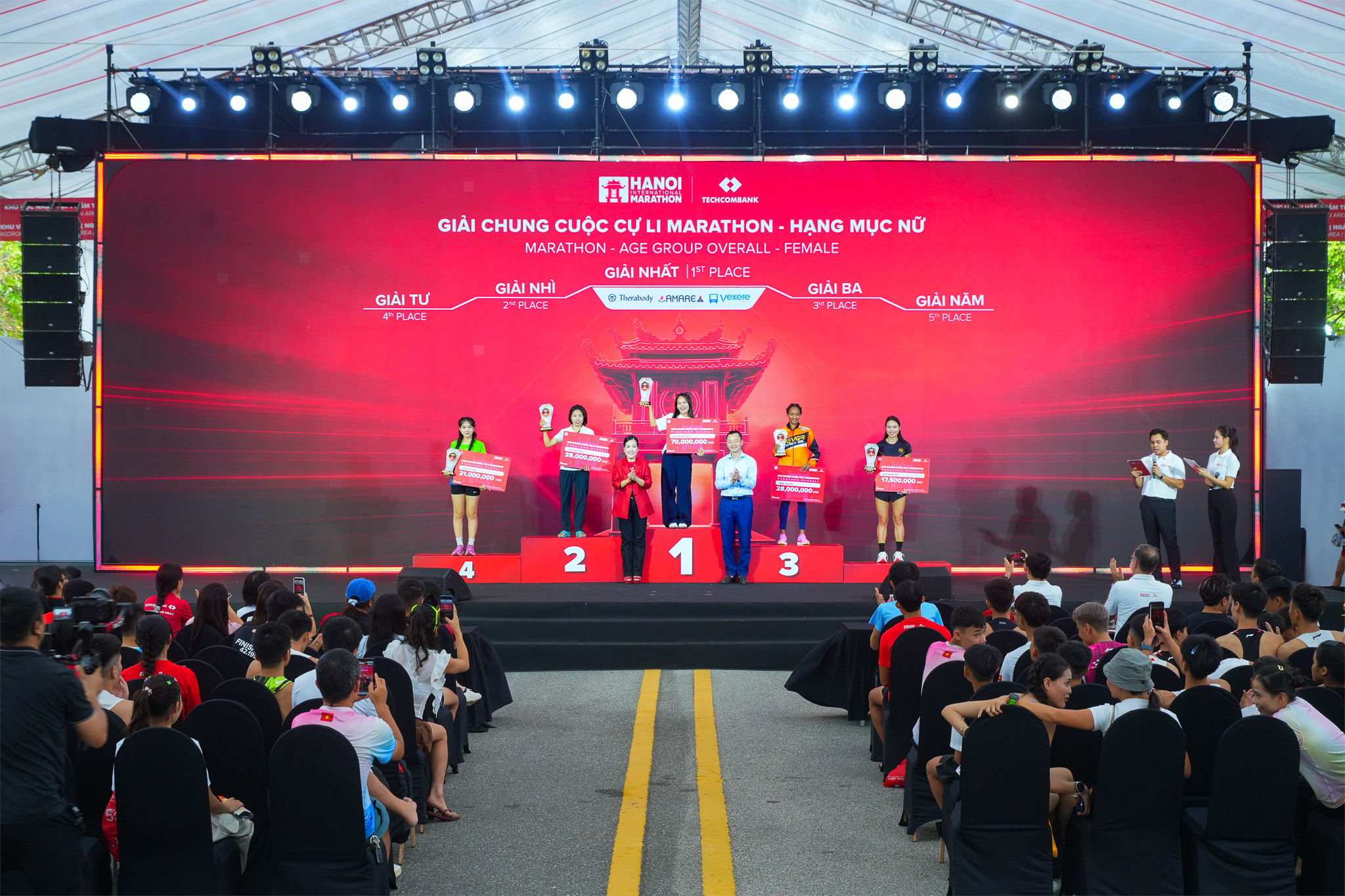Trao giải Marathon - Nữ