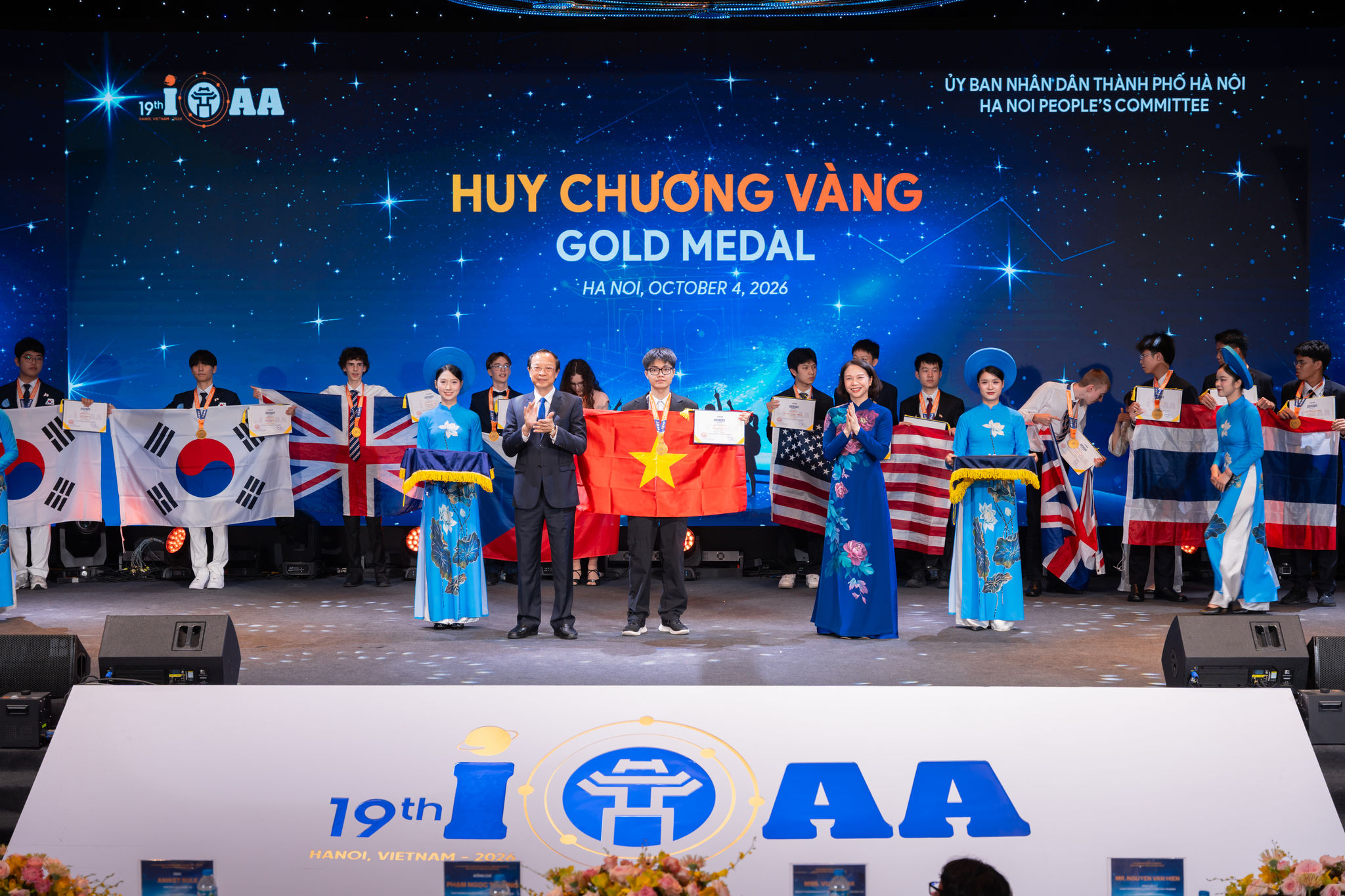 Thí sinh Việt Nam nhận Huy chương Vàng